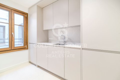 Ático de 2 dormitorios en venta en Barcelona, Cataluña, Spain № 5350 - foto 16