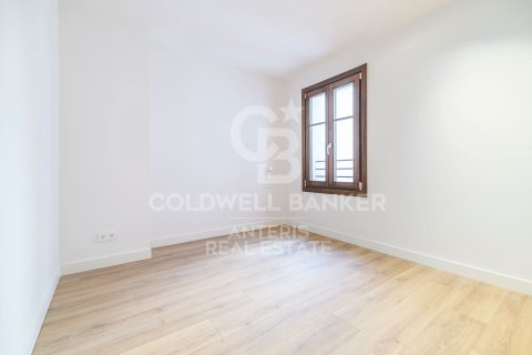 Ático de 2 dormitorios en venta en Barcelona, Cataluña, Spain № 5350 - foto 6