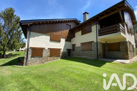 Apartamento de 3 dormitorios en venta en Alp, Gerona, Cataluña, Spain № 4718 - foto 3