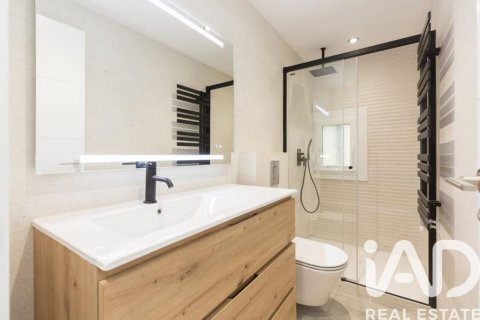 Apartamento de 3 dormitorios en venta en Alp, Gerona, Cataluña, Spain № 4718 - foto 24