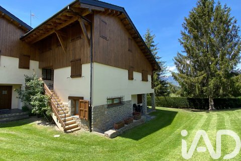 Apartamento de 3 dormitorios en venta en Alp, Gerona, Cataluña, Spain № 4718