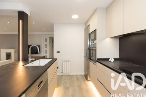 Apartamento de 3 dormitorios en venta en Alp, Gerona, Cataluña, Spain № 4718 - foto 7