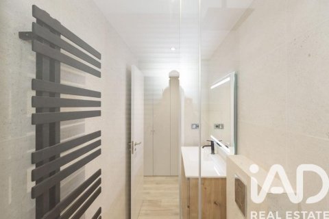 Apartamento de 3 dormitorios en venta en Alp, Gerona, Cataluña, Spain № 4718 - foto 17