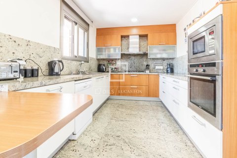 Villa de 6 dormitorios en venta en Castelldefels, Barcelona, Cataluña, Spain № 4288 - foto 9