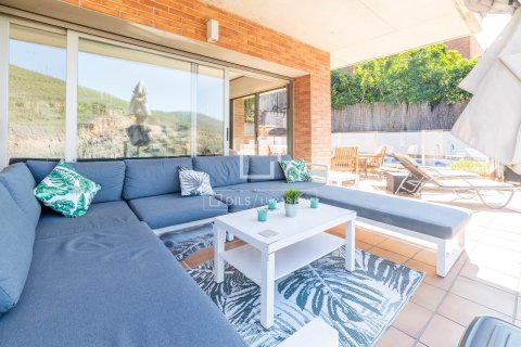 Villa de 6 dormitorios en venta en Castelldefels, Barcelona, Cataluña, Spain № 4288 - foto 29