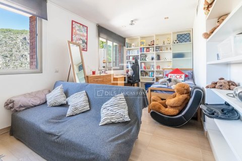 Villa de 6 dormitorios en venta en Castelldefels, Barcelona, Cataluña, Spain № 4288 - foto 20