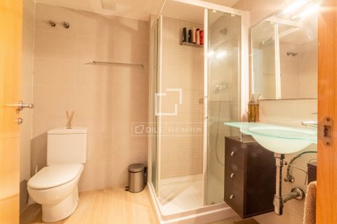 Villa de 6 dormitorios en venta en Castelldefels, Barcelona, Cataluña, Spain № 4288 - foto 22