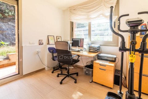 Villa de 6 dormitorios en venta en Castelldefels, Barcelona, Cataluña, Spain № 4288 - foto 21