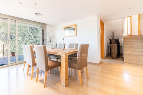 Villa de 6 dormitorios en venta en Castelldefels, Barcelona, Cataluña, Spain № 4288 - foto 7
