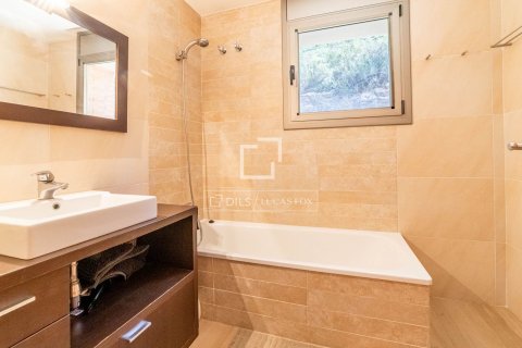 Villa de 6 dormitorios en venta en Castelldefels, Barcelona, Cataluña, Spain № 4288 - foto 24