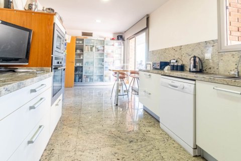 Villa de 6 dormitorios en venta en Castelldefels, Barcelona, Cataluña, Spain № 4288 - foto 11