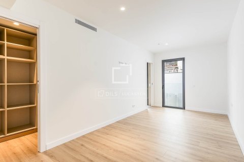 2 bedrooms apartment for sale in Barcelona, Catalonia, Spain № 4289 - photo 20