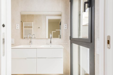 2 bedrooms apartment for sale in Barcelona, Catalonia, Spain № 4289 - photo 26
