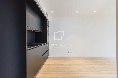 2 bedrooms apartment for sale in Barcelona, Catalonia, Spain № 4289 - photo 13