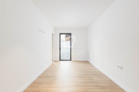 Apartamento de 2 dormitorios en venta en Barcelona, Cataluña, Spain № 4290 - foto 24