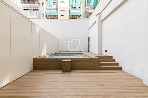 Apartamento de 2 dormitorios en venta en Barcelona, Cataluña, Spain № 4290 - foto 8
