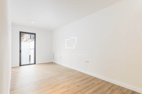 Apartamento de 2 dormitorios en venta en Barcelona, Cataluña, Spain № 4290 - foto 23