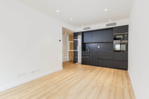 Apartamento de 2 dormitorios en venta en Barcelona, Cataluña, Spain № 4290 - foto 13