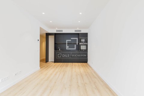 Apartamento de 2 dormitorios en venta en Barcelona, Cataluña, Spain № 4290 - foto 12