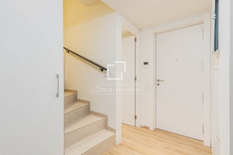 Apartamento de 2 dormitorios en venta en Barcelona, Cataluña, Spain № 4290 - foto 18