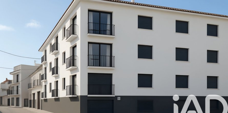 Propiedad comercial de 902 m² en venta en Canet de Mar, Barcelona, Cataluña, Spain № 4679