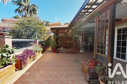 Сasa de 5 dormitorios en venta en Salou, Tarragona, Cataluña, Spain № 4673 - foto 3