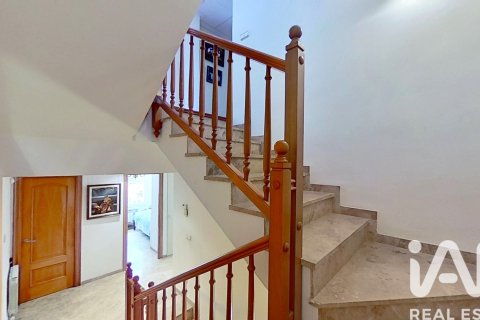 Сasa de 5 dormitorios en venta en Salou, Tarragona, Cataluña, Spain № 4673 - foto 15