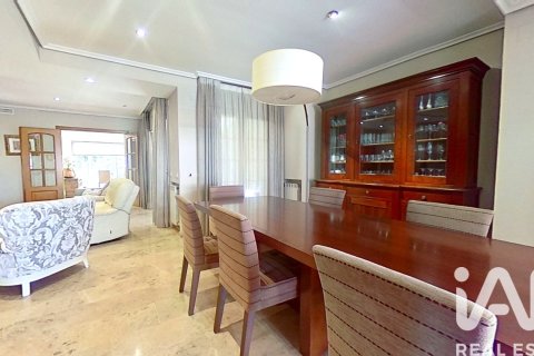 Сasa de 5 dormitorios en venta en Salou, Tarragona, Cataluña, Spain № 4673 - foto 10