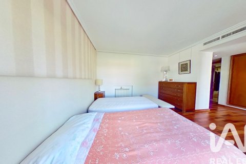 Сasa de 5 dormitorios en venta en Salou, Tarragona, Cataluña, Spain № 4673 - foto 18