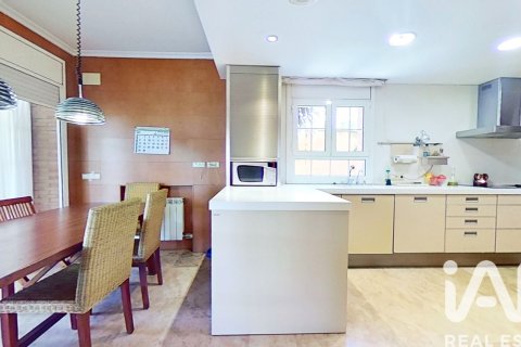 Сasa de 5 dormitorios en venta en Salou, Tarragona, Cataluña, Spain № 4673 - foto 12