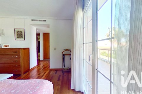 Сasa de 5 dormitorios en venta en Salou, Tarragona, Cataluña, Spain № 4673 - foto 19