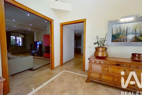 Сasa de 5 dormitorios en venta en Salou, Tarragona, Cataluña, Spain № 4673 - foto 8