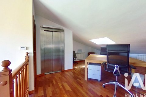 Сasa de 5 dormitorios en venta en Salou, Tarragona, Cataluña, Spain № 4673 - foto 22