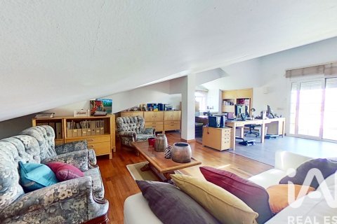 Сasa de 5 dormitorios en venta en Salou, Tarragona, Cataluña, Spain № 4673 - foto 23