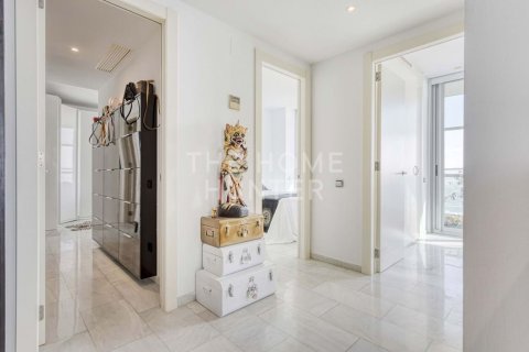 Apartamento de 3 dormitorios en venta en Sant Martí, Barcelona, Cataluña, Spain № 2270 - foto 27