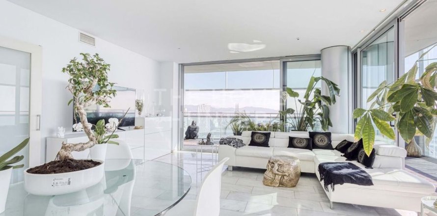 Apartamento de 3 dormitorios en venta en Sant Martí, Barcelona, Cataluña, Spain № 2270