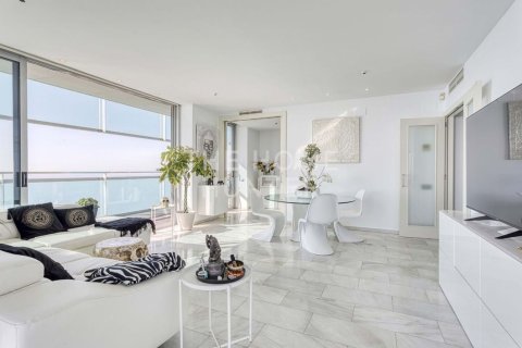 Apartamento de 3 dormitorios en venta en Sant Martí, Barcelona, Cataluña, Spain № 2270 - foto 2