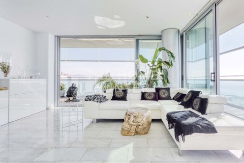 Apartamento de 3 dormitorios en venta en Sant Martí, Barcelona, Cataluña, Spain № 2270 - foto 3