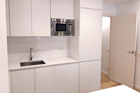 2 bedrooms apartment for sale in Ciutat Vella, Barcelona, Catalonia, Spain № 2272 - photo 9