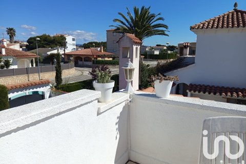 Сasa de 4 dormitorios en venta en Cambrils, Tarragona, Cataluña, Spain № 7565 - foto 9