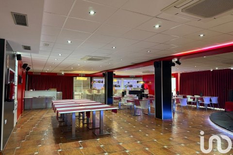 Propiedad comercial de 250 m² en venta en Salou, Tarragona, Cataluña, Spain № 7564 - foto 7