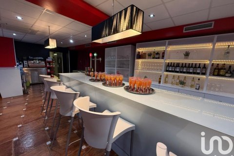 Propiedad comercial de 250 m² en venta en Salou, Tarragona, Cataluña, Spain № 7564 - foto 11