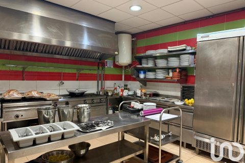 Propiedad comercial de 250 m² en venta en Salou, Tarragona, Cataluña, Spain № 7564 - foto 15