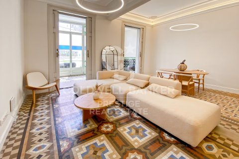 Купить квартиру в Барселона, Испания с 3 спальни, 154м², № 5672 - фото 2