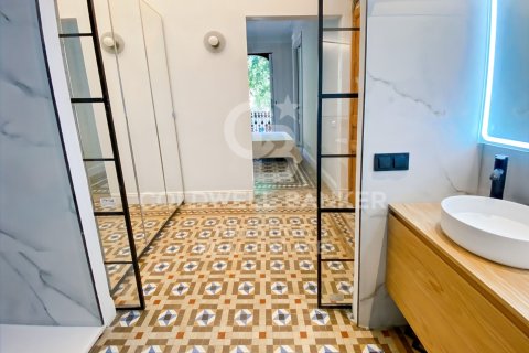 Купить квартиру в Барселона, Испания с 3 спальни, 154м², № 5672 - фото 8