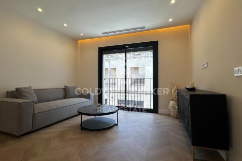 Apartamento de 2 dormitorios en venta en Barcelona, Cataluña, Spain № 5676 - foto 6