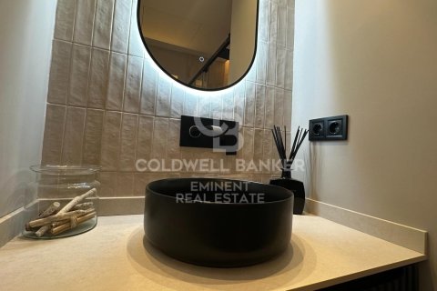 Apartamento de 2 dormitorios en venta en Barcelona, Cataluña, Spain № 5676 - foto 26