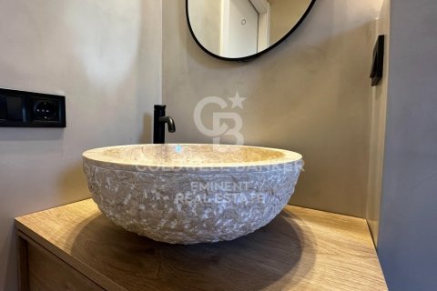 Apartamento de 2 dormitorios en venta en Barcelona, Cataluña, Spain № 5676 - foto 18