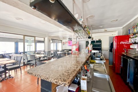 Cafetería / restaurante de 2 dormitorios en venta en L'Escala, Gerona, Cataluña, Spain № 5677 - foto 2
