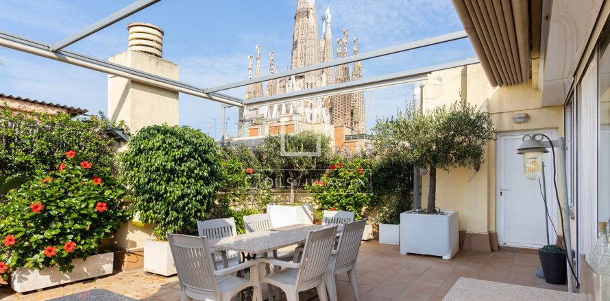 Ático de 4 dormitorios en venta en Barcelona, Cataluña, Spain № 8481